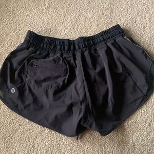 Lululemon Hotty Shorts size 6